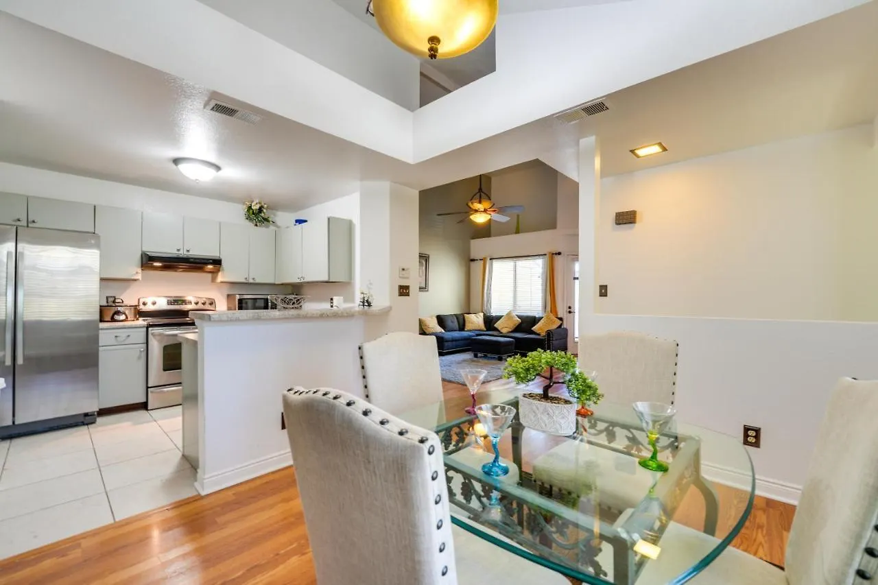 Phoenix Townhome With Community Pool - Near Golf! ABD