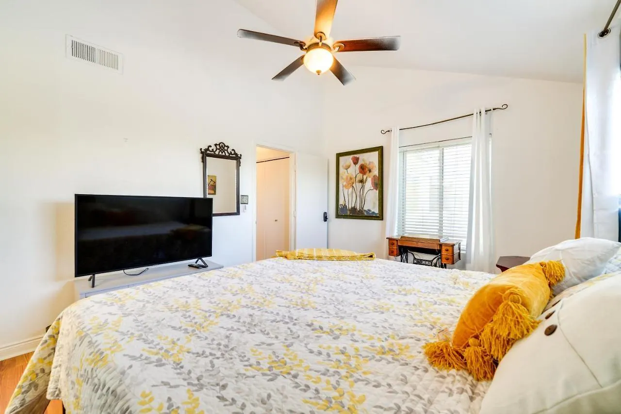 Phoenix Townhome With Community Pool - Near Golf! 0*,