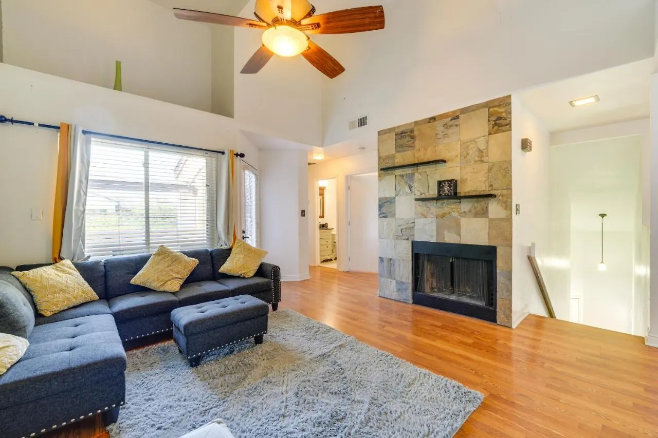 Phoenix Townhome With Community Pool - Near Golf! USA